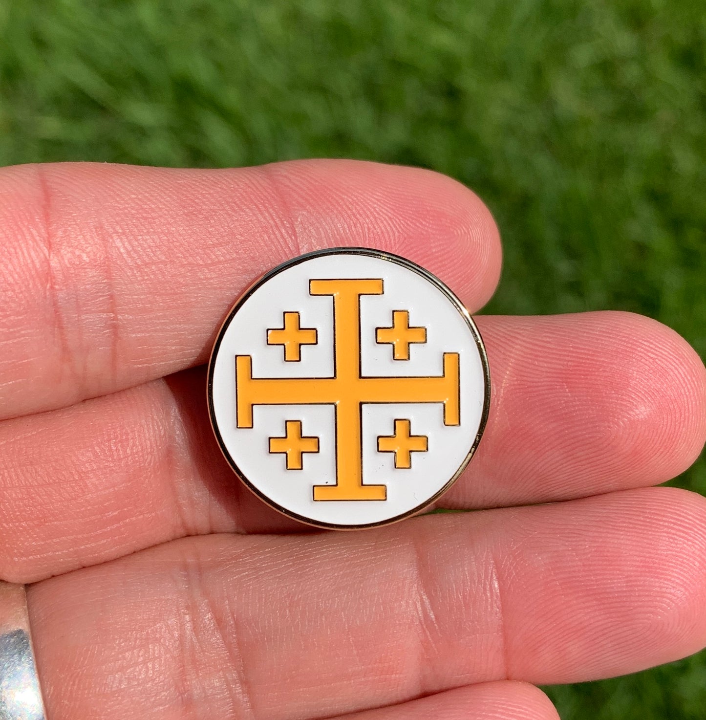 Jerusalem Cross White/Gold Lapel Pin - 1"