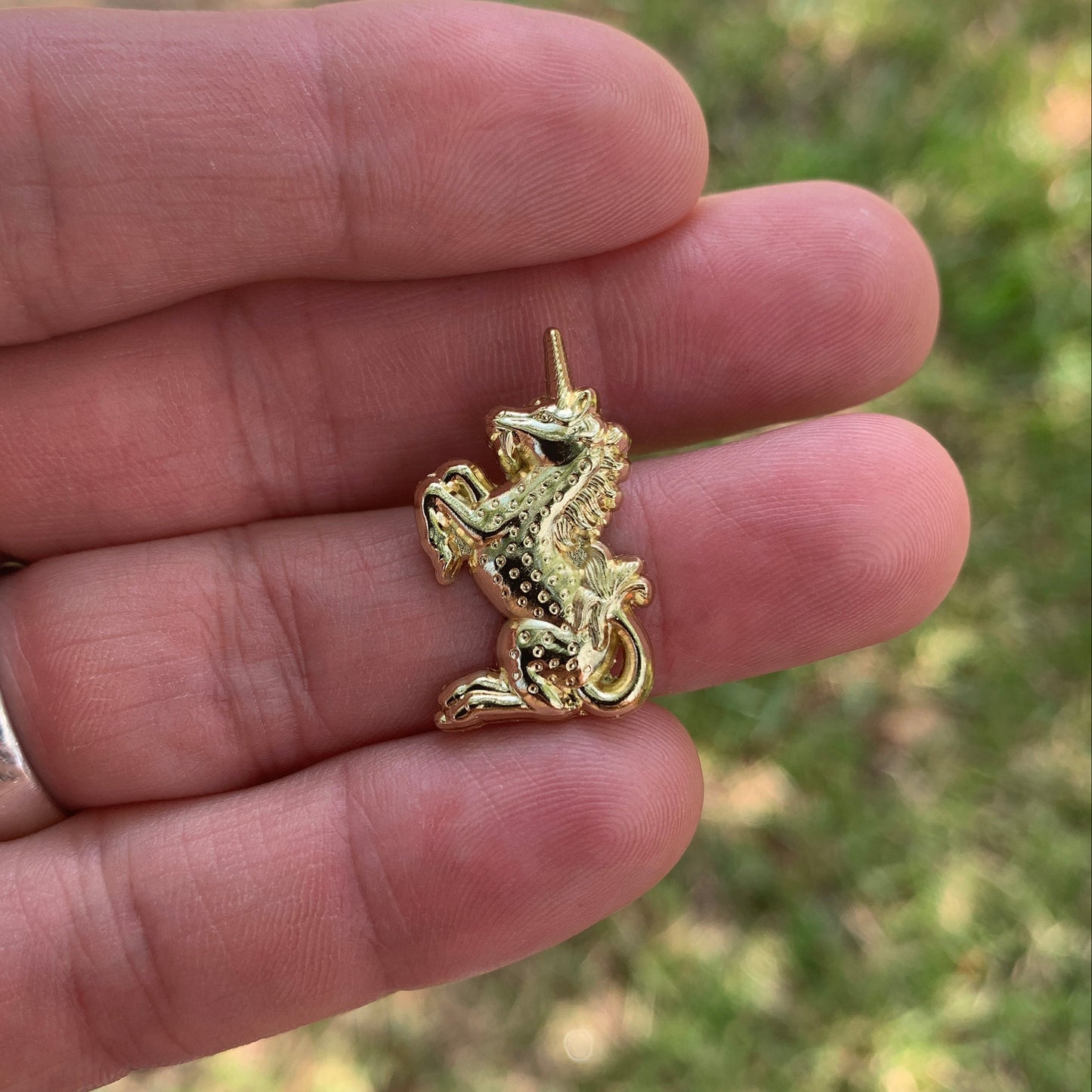 Heraldic Unicorn Pin - 1"